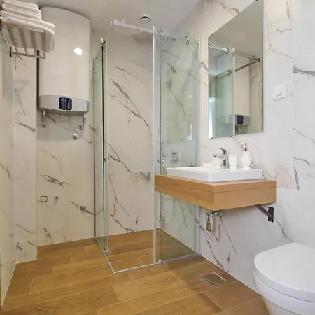 Elena Apartment&spa *